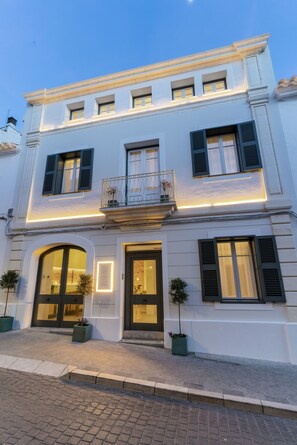 Front of property - evening/night - Hotel S'Antiga Adults Only (Mercadal)