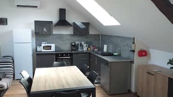 Fridge, microwave, oven, stovetop