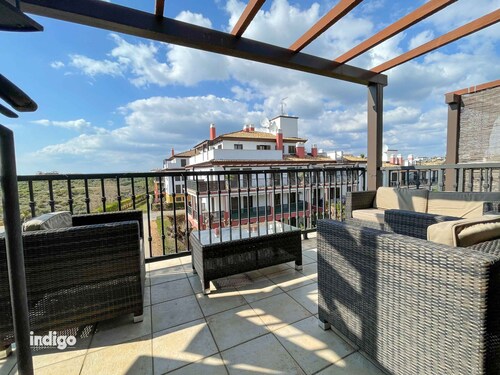 JAN001 Modern Spacious 2 Bedroom Apartment