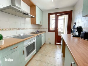 Frigorifero, microonde, forno, lavastoviglie