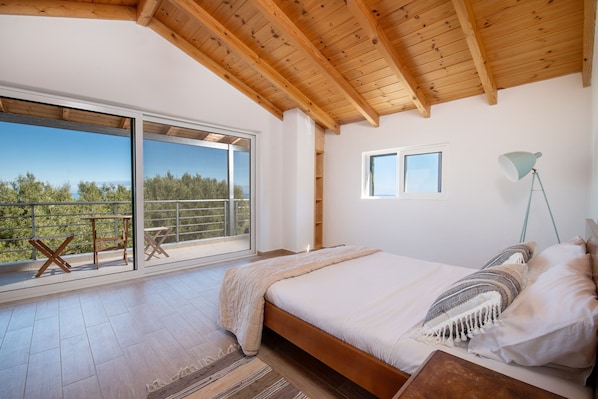 Familiehus | 2 soverom, safe på rommet og wi-fi (inkludert)