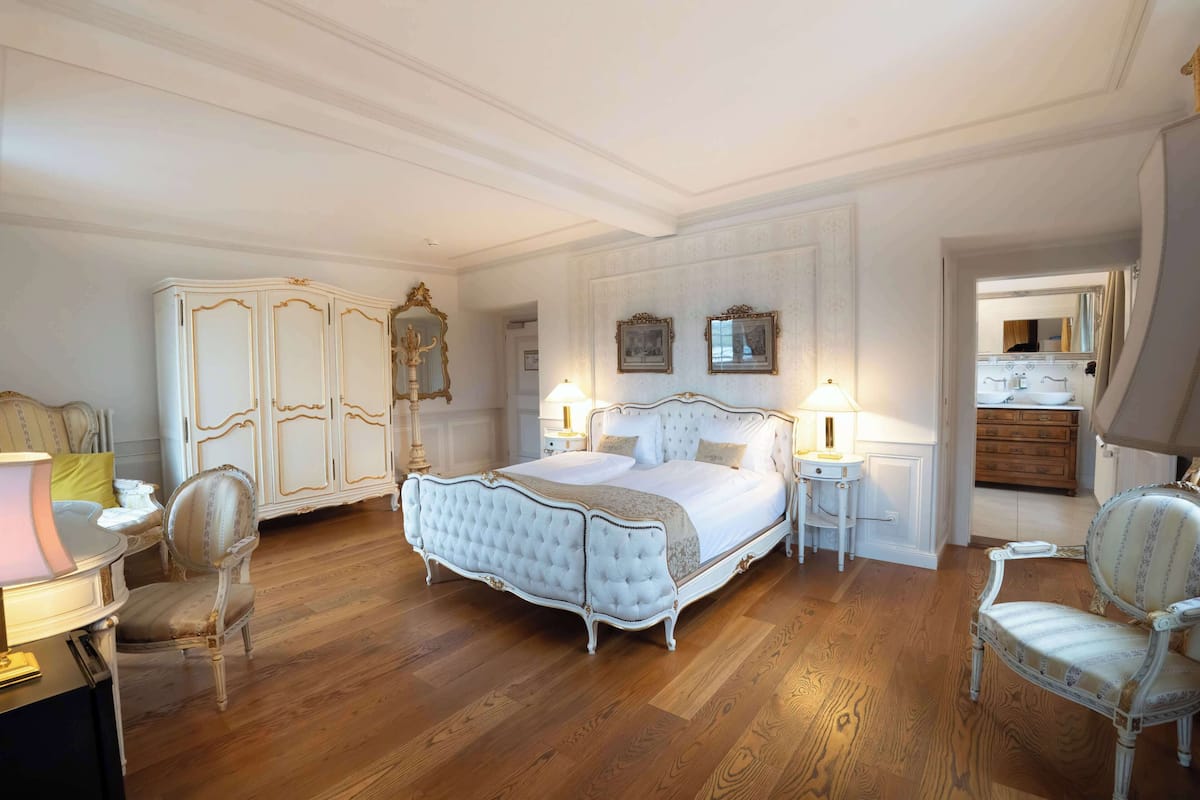 Deluxe Double Room | Hypo-allergenic bedding available, desk, laptop workspace, travel crib