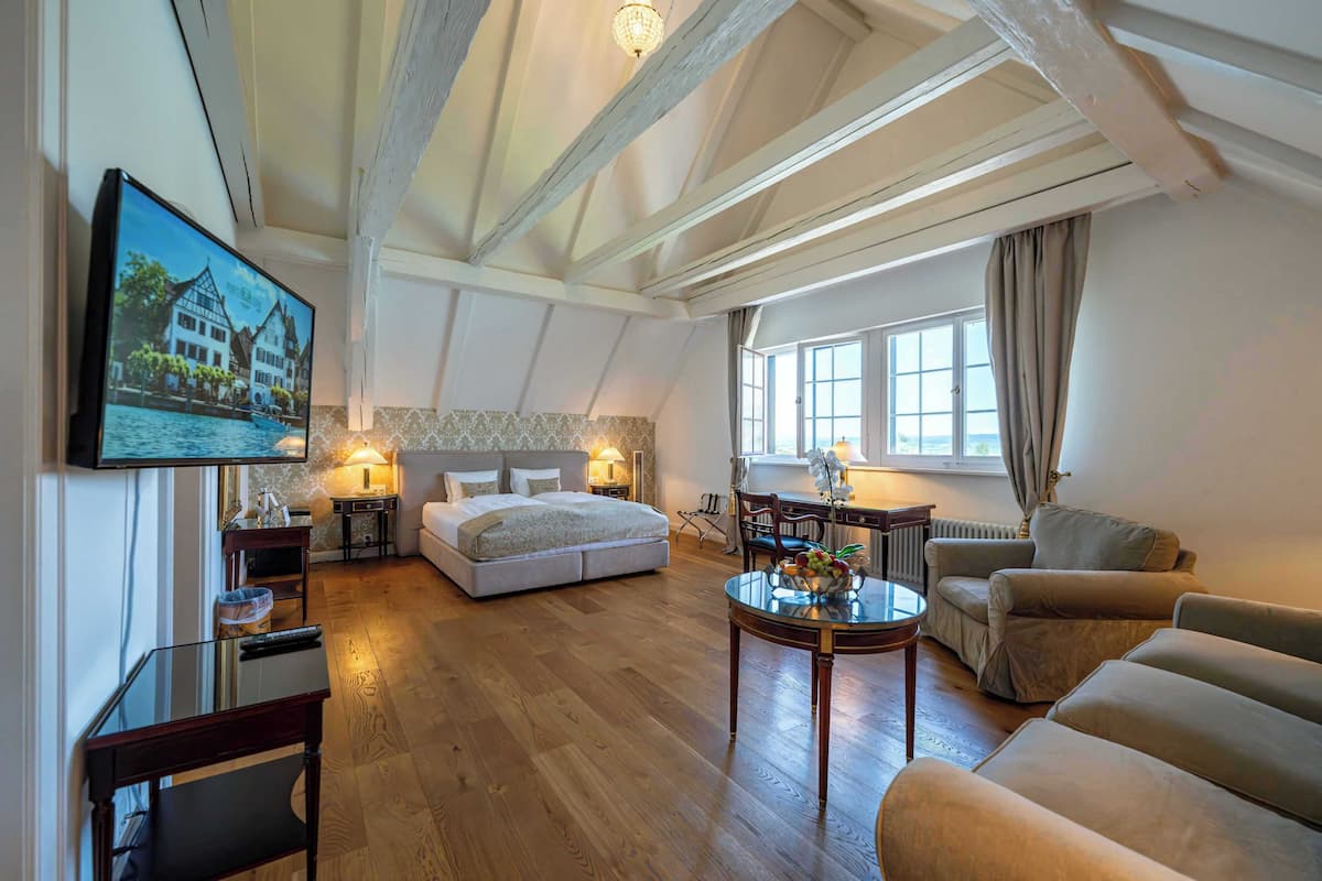 Family Quadruple Room | Hypo-allergenic bedding, individually decorated, individually furnished