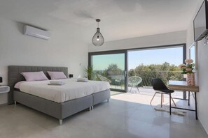 5 chambres, coffres-forts dans les chambres, fer et planche à repasser