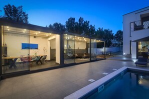 Outdoor dining - Villa Valdo (Loborika)