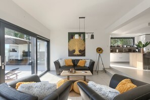 TV - Villa Valdo (Loborika)