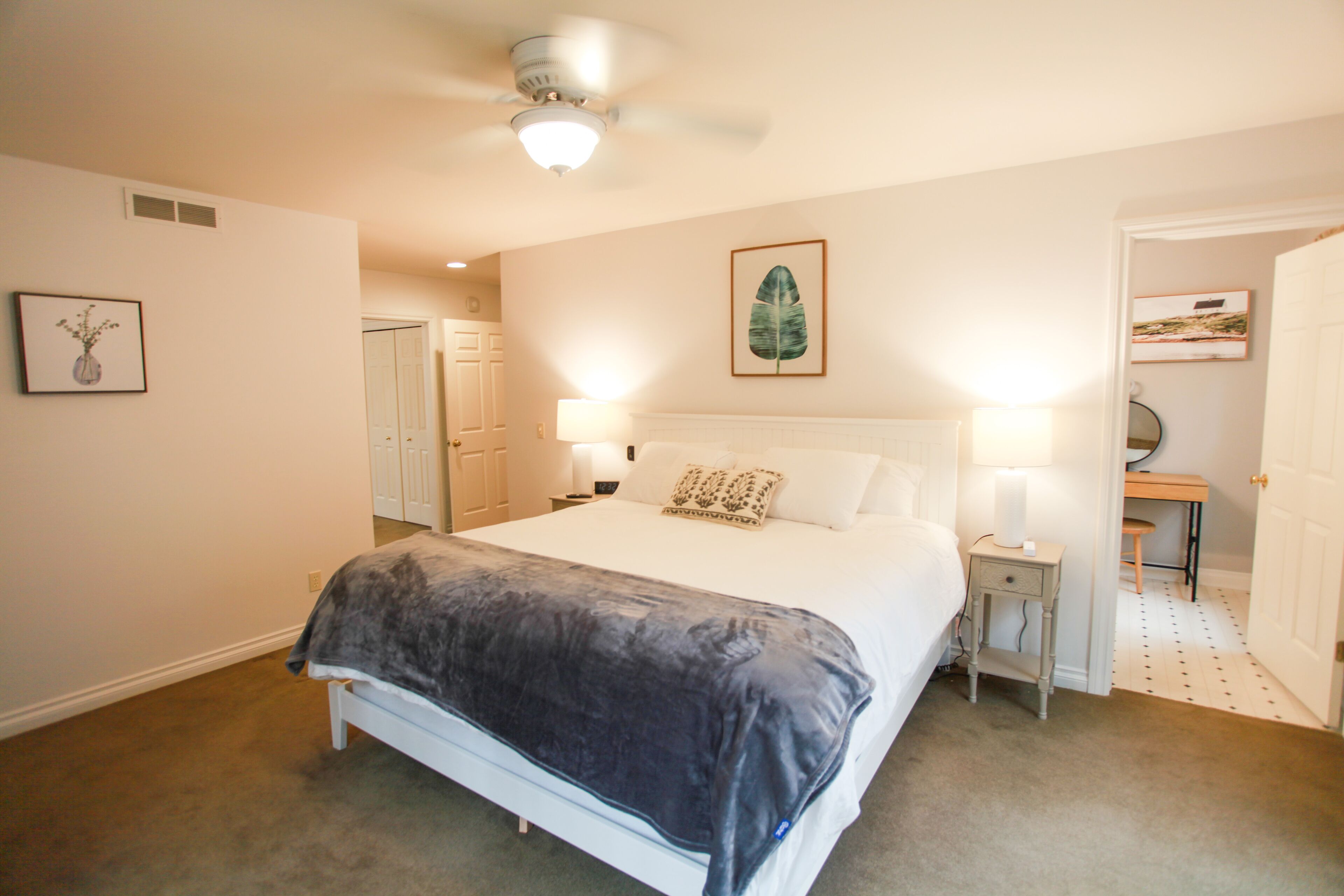 5 bedrm 5.5 ba home -wooded setting-Lake Leelanau-Air-Pet ok-Near Leland