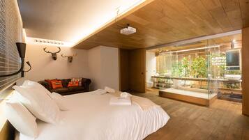 2 bedrooms, soundproofing, iron/ironing board