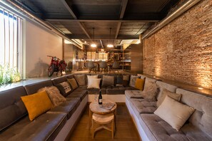 TV - Petit Luxe Petit Luxe Loft (Terrassa)