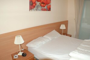 3 dormitorios, tabla de planchar con plancha, cuna de viaje y wifi