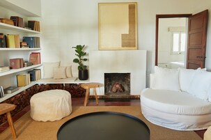 Cottage | Living area | TV