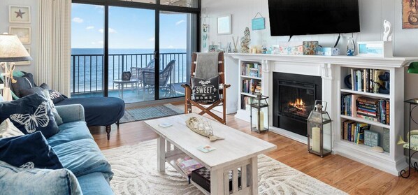 TV - Sea Terrace - Beautiful 2 Bedroom Just Steps from The Beach With a Heated Outdoor Pool! (Ocean City)