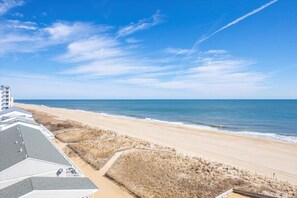 On the beach - Sea Terrace - Beautiful 2 Bedroom Just Steps from The Beach With a Heated Outdoor Pool! (Ocean City)