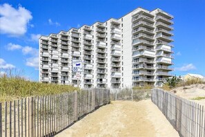 Exterior - Sea Terrace - Beautiful 2 Bedroom Just Steps from The Beach With a Heated Outdoor Pool! (Ocean City)