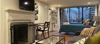 Quaint Georgetown Home, Walk Score 97, Wisconsin Shops & Dining, Back Yard