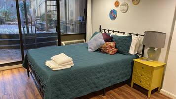 3 bedrooms, desk, iron/ironing board, WiFi (free)