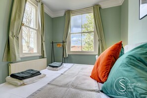 2 Schlafzimmer, Schreibtisch, Bügeleisen/Bügelbrett, kostenloses WLAN