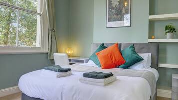 2 bedrooms, desk, iron/ironing board, free WiFi