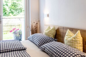 1 Schlafzimmer, Schreibtisch, Bügeleisen/Bügelbrett, Reisekinderbett