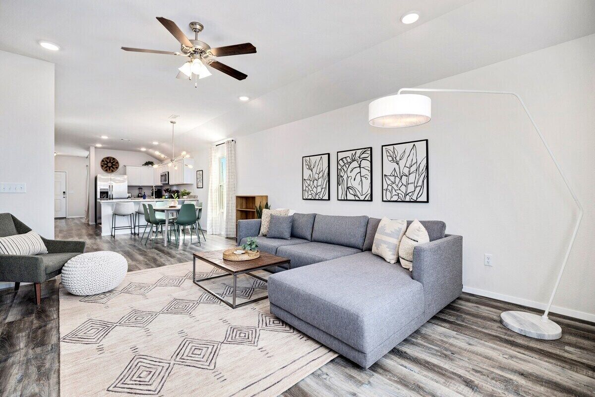 Televisión y oficina 