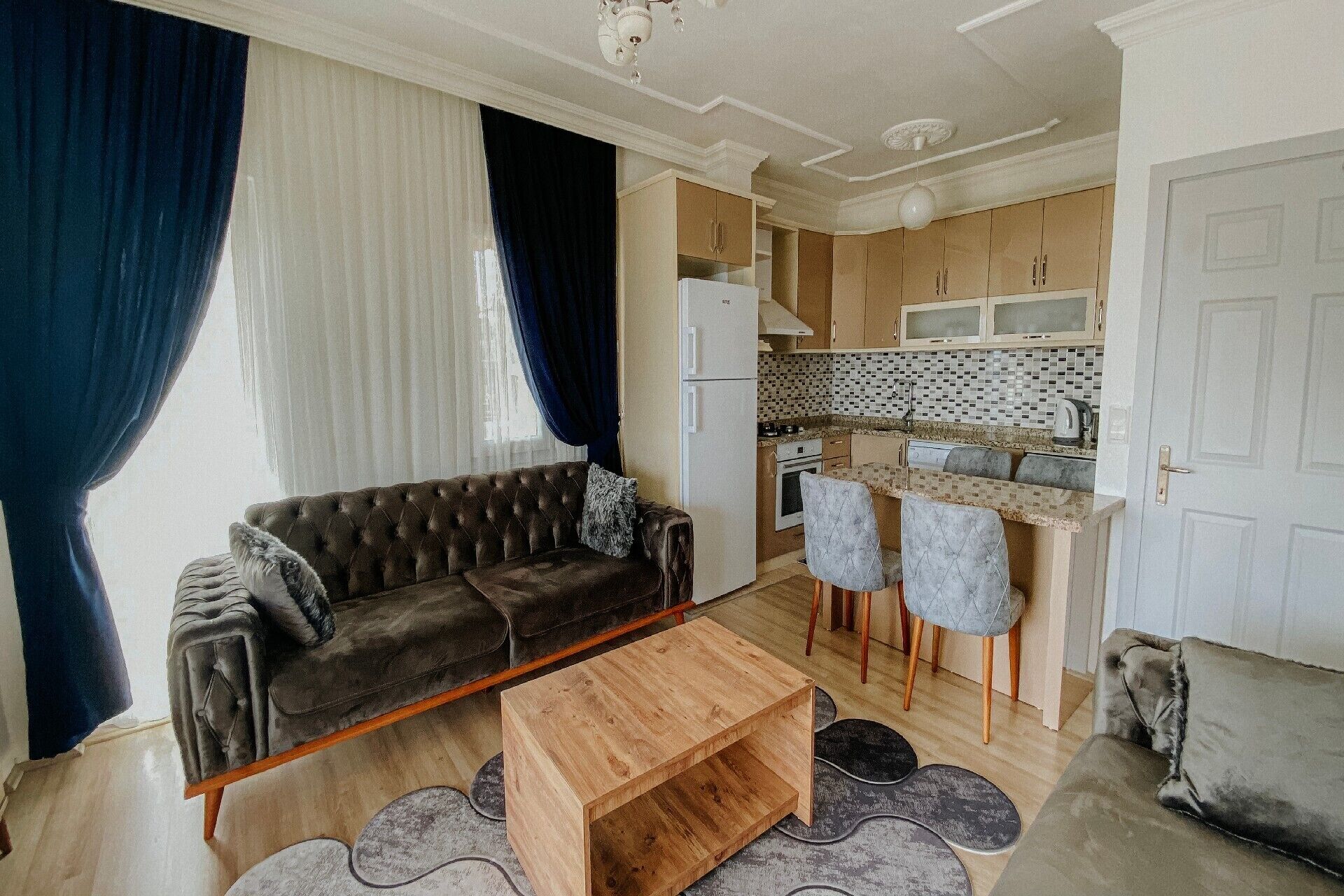 Deniz manzaralı. Merkeze 5 dakika mesafede !