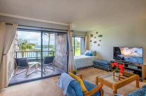 TV, DVD player - Newly updated w/ Tons of Personality & Awesome Oceanfront Location (Princeville)