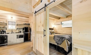 4 bedrooms, free WiFi, bed sheets