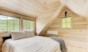 3 bedrooms, WiFi, bed sheets - The Moosewood Summary (Sevierville)