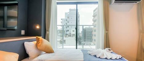 1 bedroom, desk, free WiFi, bed sheets