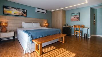 Quarto duplo superluxo | Frigobar, cofres nos quartos, individualmente decorados, escrivaninha