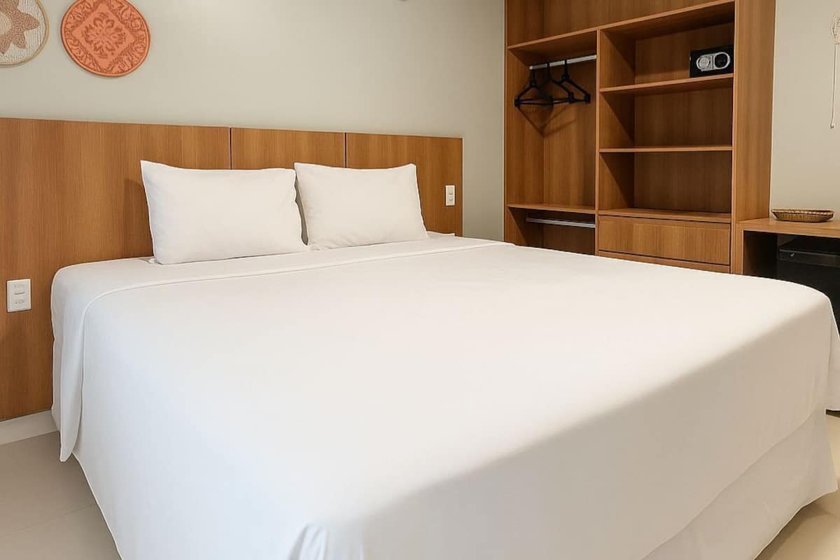ห้องคลาสสิกทวิน | มินิบาร์, ตู้นิรภัยในห้องพัก, โต๊ะทำงาน, ผ้าม่านกันแสง