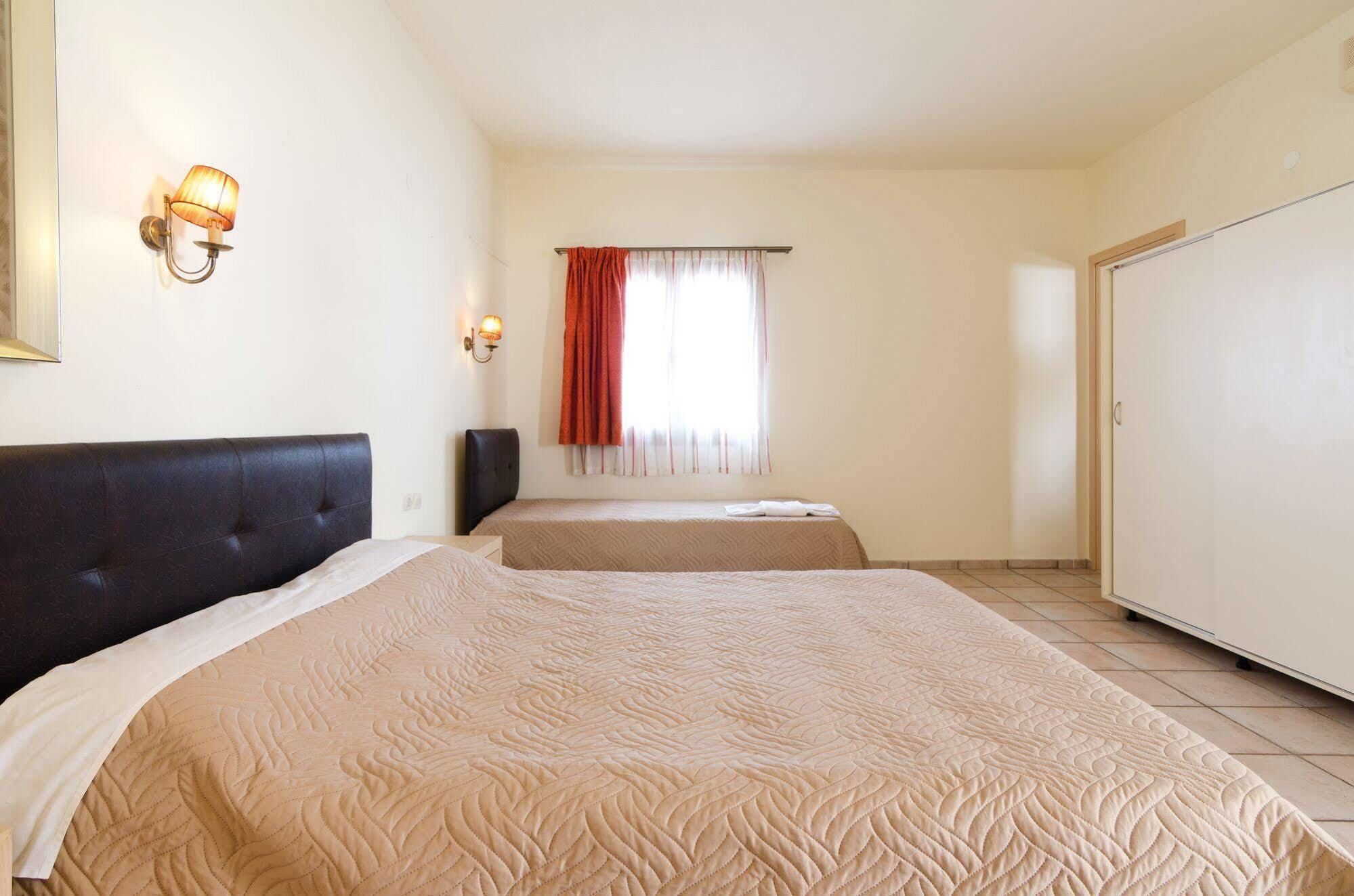 Eleonora Boutique Hotel is situated 1 km from Anissaras city centre
