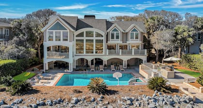 Oceanfront stunner w/ private pool & spa, game rooms, outdoor kitchen & more!