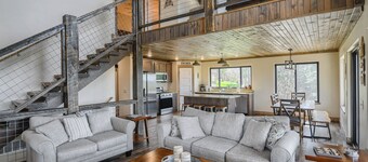 Views for Days, New Cabin Near Terry Peak Ski Area w/ Hot Tub and Large Deck!