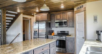 Views for Days, New Cabin Near Terry Peak Ski Area w/ Hot Tub and Large Deck!