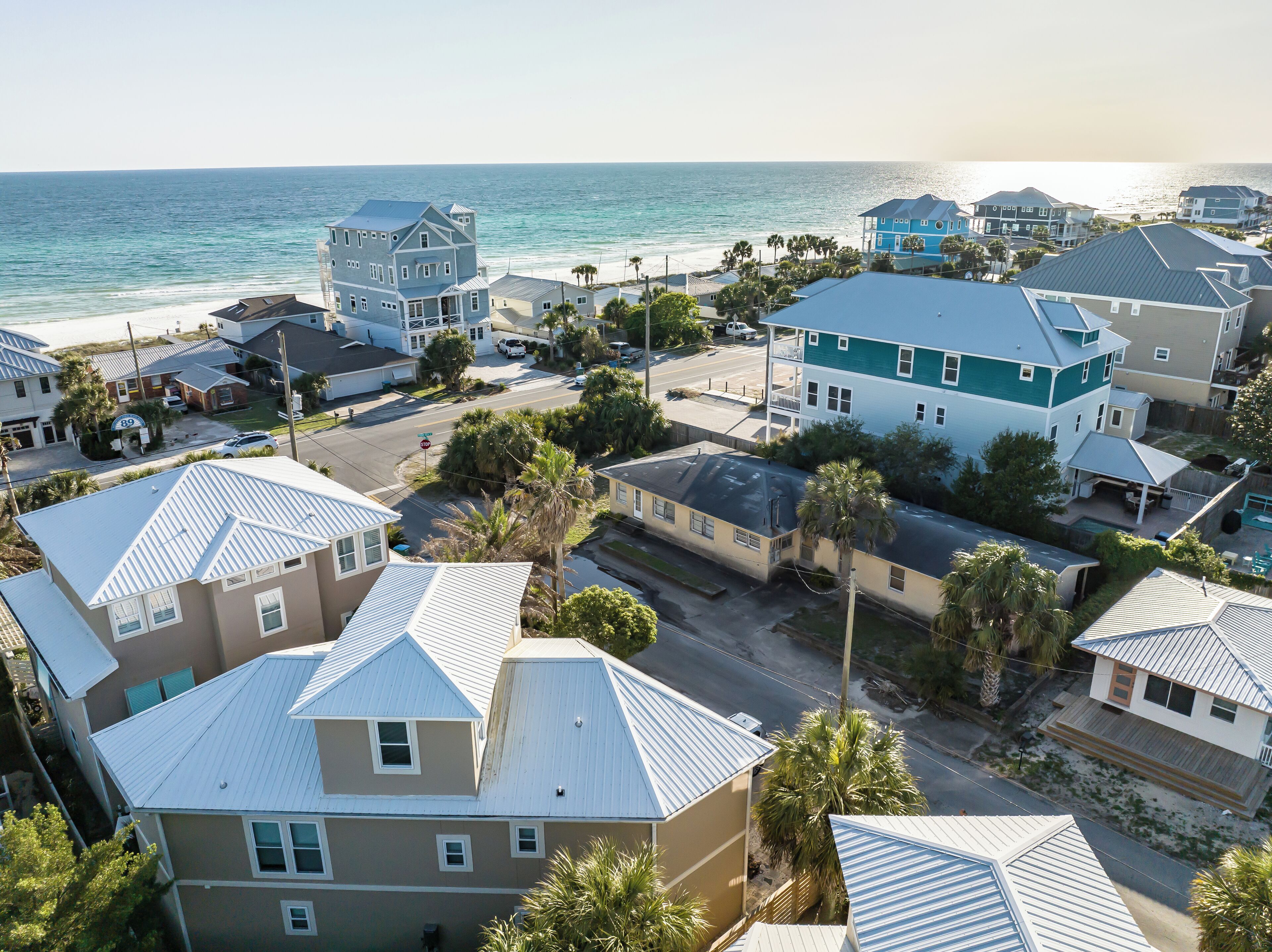 Fantastic Location with GULF VIEWS, Steps to the Beach and Sleeps 14!