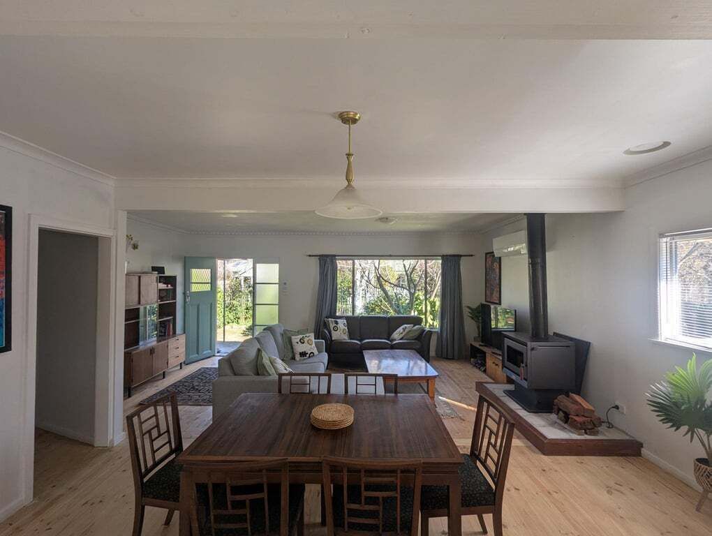 Televisión, chimenea, servicios de streaming