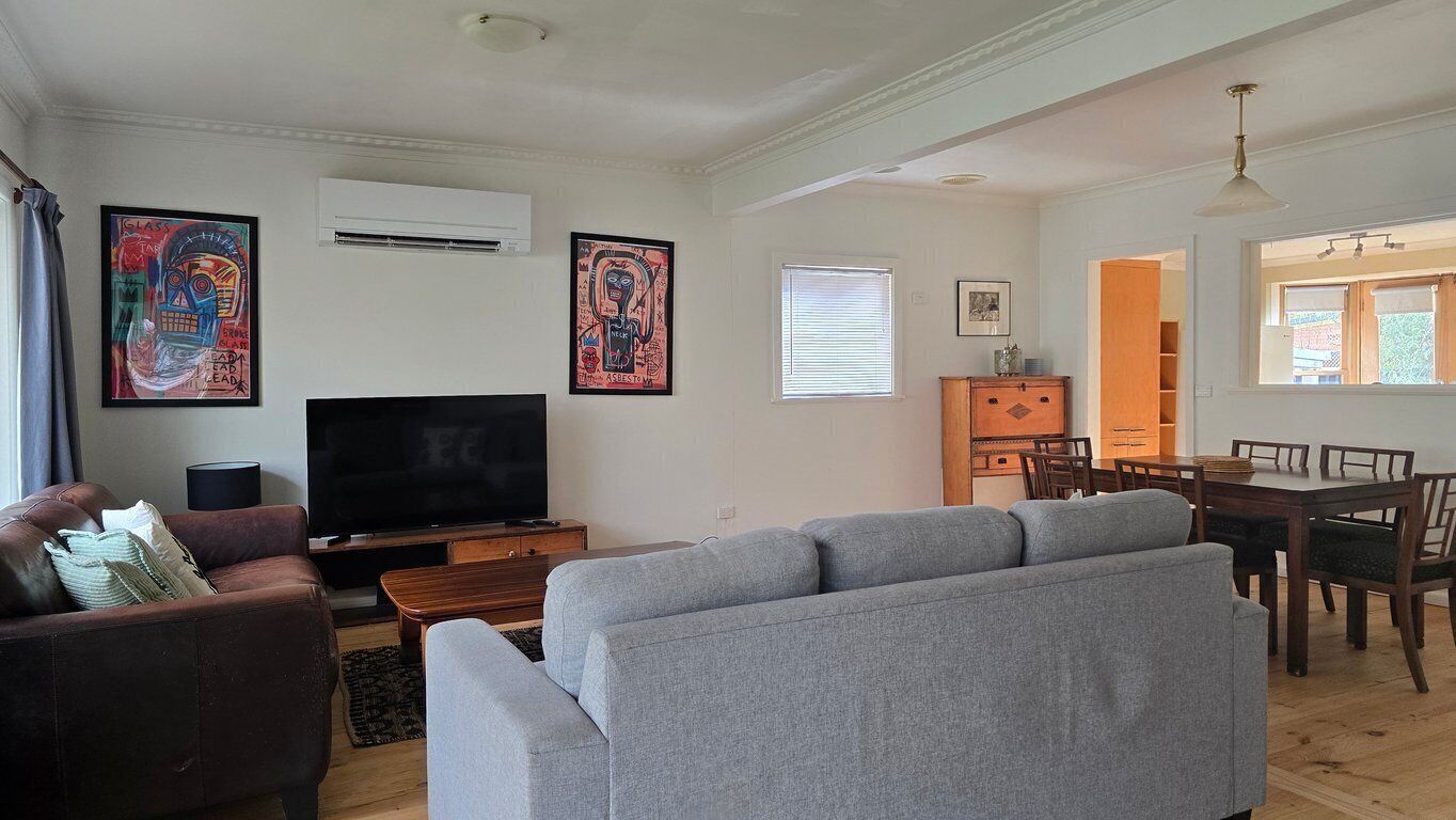 TV, fireplace, streaming services