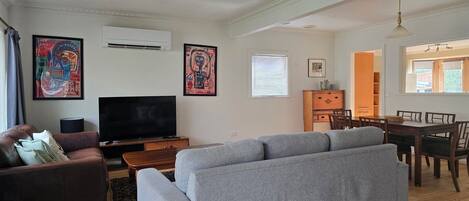 TV, fireplace, streaming services