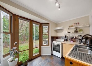 Fridge, microwave, oven, stovetop - Whychesbrook Cottage (Bright)