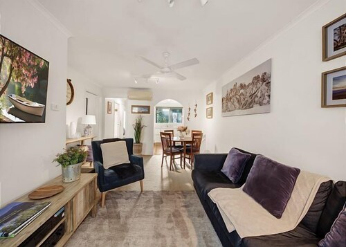 Mala in Bright, central location!