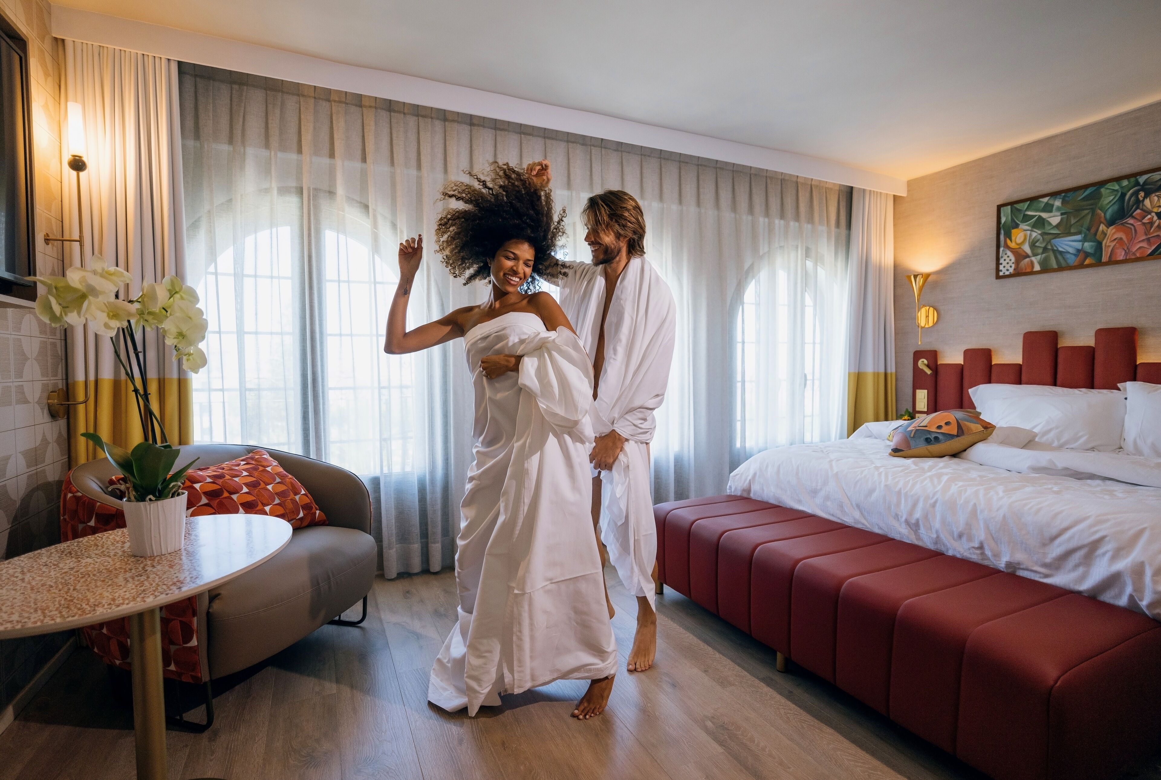 Ylelliset vuodevaatteet, memory foam -patjalliset sängyt, minibaari