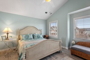 4 chambres, fer et planche à repasser, Wi-Fi, draps fournis