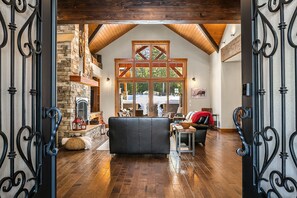 Unclassified image, 5 of 60, button