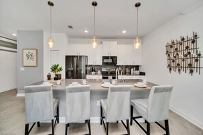 Fridge, microwave, oven, stovetop - Last Minute Disney Getaway! Private Pool & Themed Bedrooms. Book Now! #55785 (Orlando)