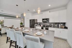 Fridge, microwave, oven, stovetop - Last Minute Disney Getaway! Private Pool & Themed Bedrooms. Book Now! #55785 (Orlando)