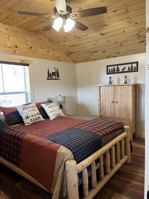2 bedrooms, bed sheets - Griffis Game Hunting and/or Getaway (West Union)