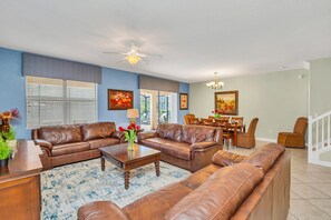 Téléviseur connecté, table de baby-foot