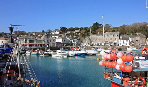 Sunshine Retreat - Two Bedroom Cottage, Sleeps 4