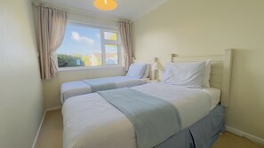 3 bedrooms, WiFi, bed sheets